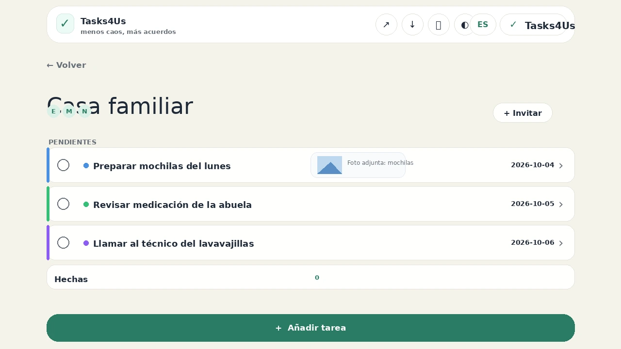 Grupo de tareas de Tasks4Us en español con tareas pendientes y foto adjunta